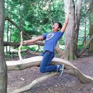 Meet your Posher, Moises